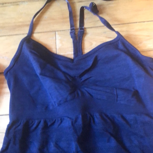 Tank tops $10 each size 6 - Picture 3 of 5